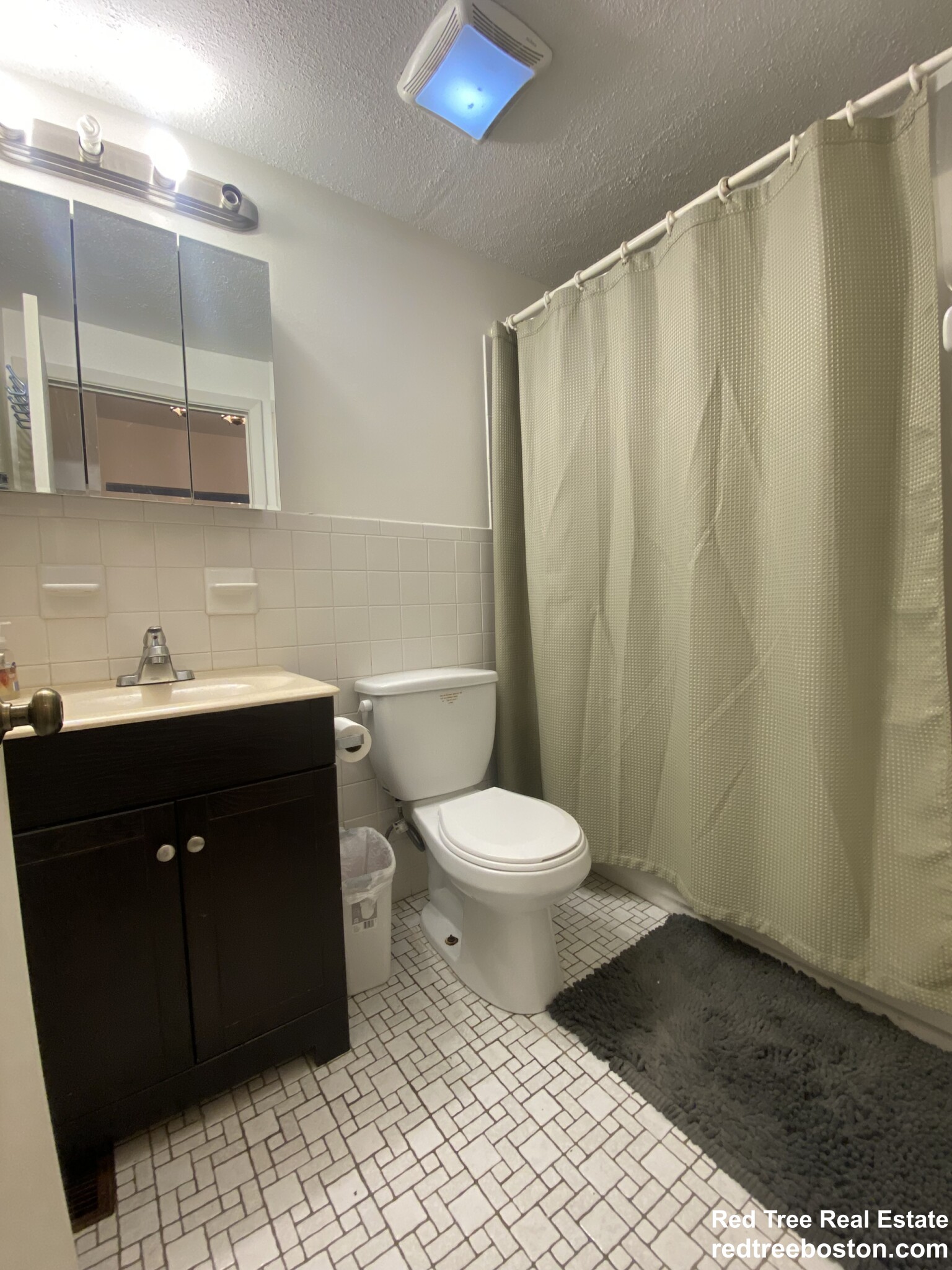 186 Lake Shore Rd, Brighton