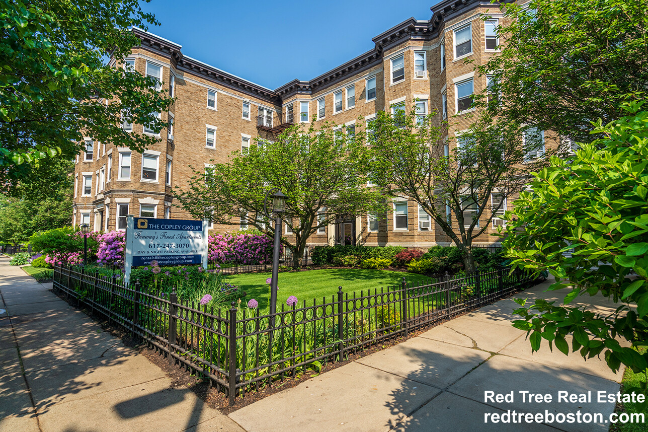 111 Queensberry St, Fenway