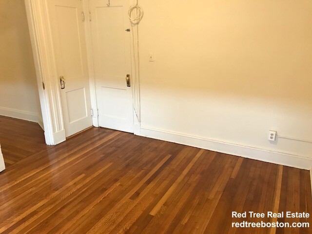 1638 Commonwealth Ave, Brighton