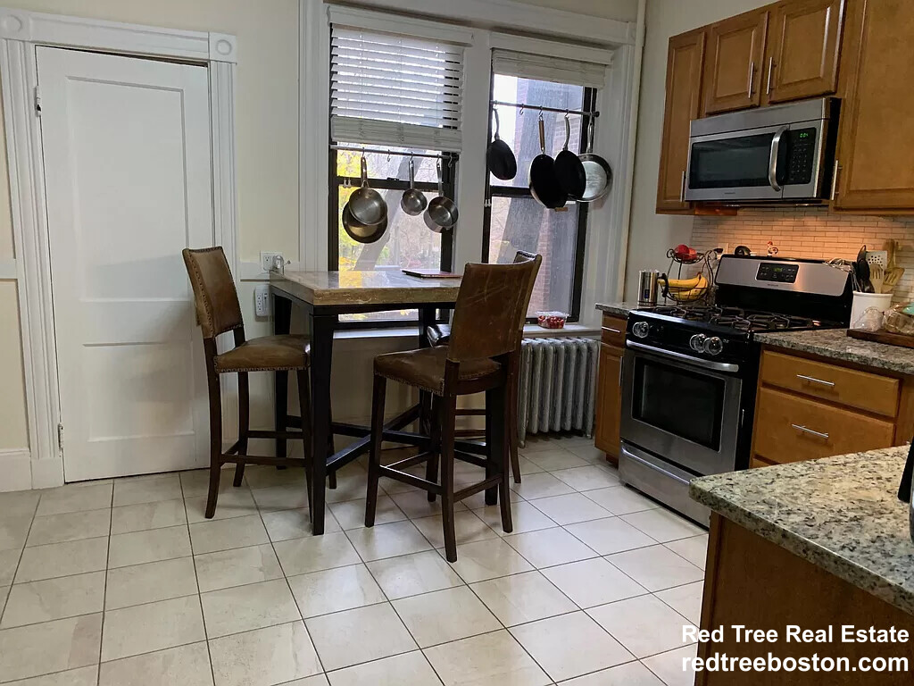 145 Freeman St, Brookline
