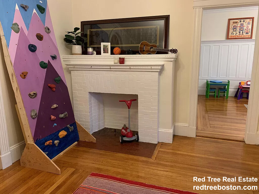 145 Freeman St, Brookline