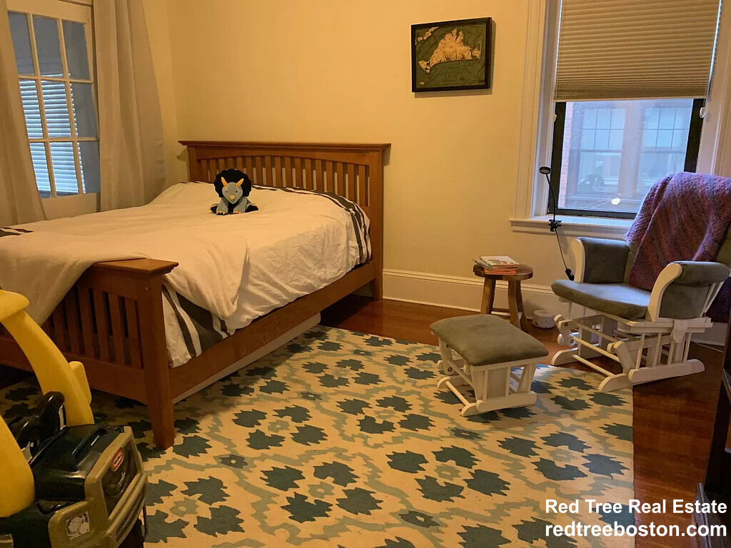 145 Freeman St, Brookline