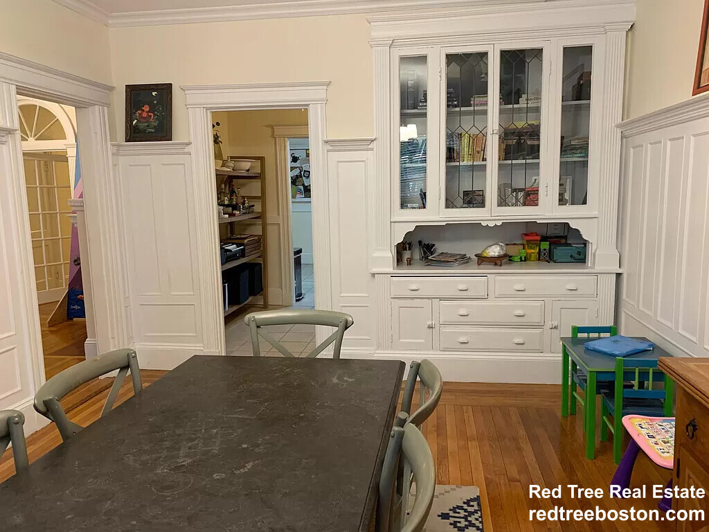 145 Freeman St, Brookline