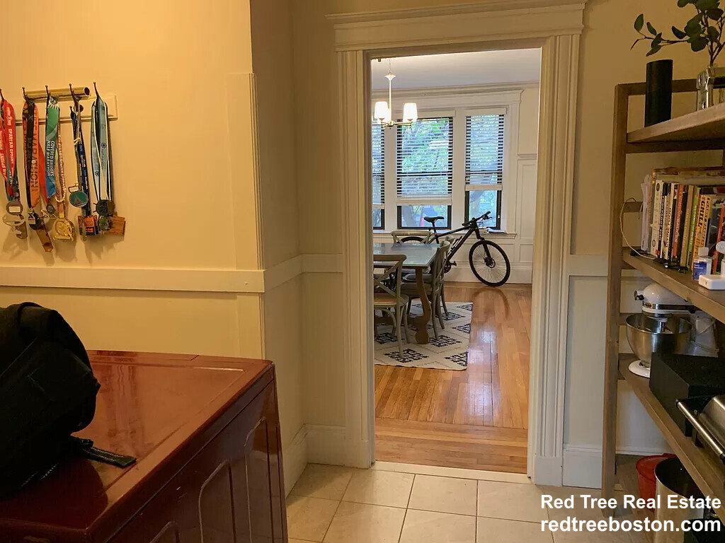 145 Freeman St, Brookline