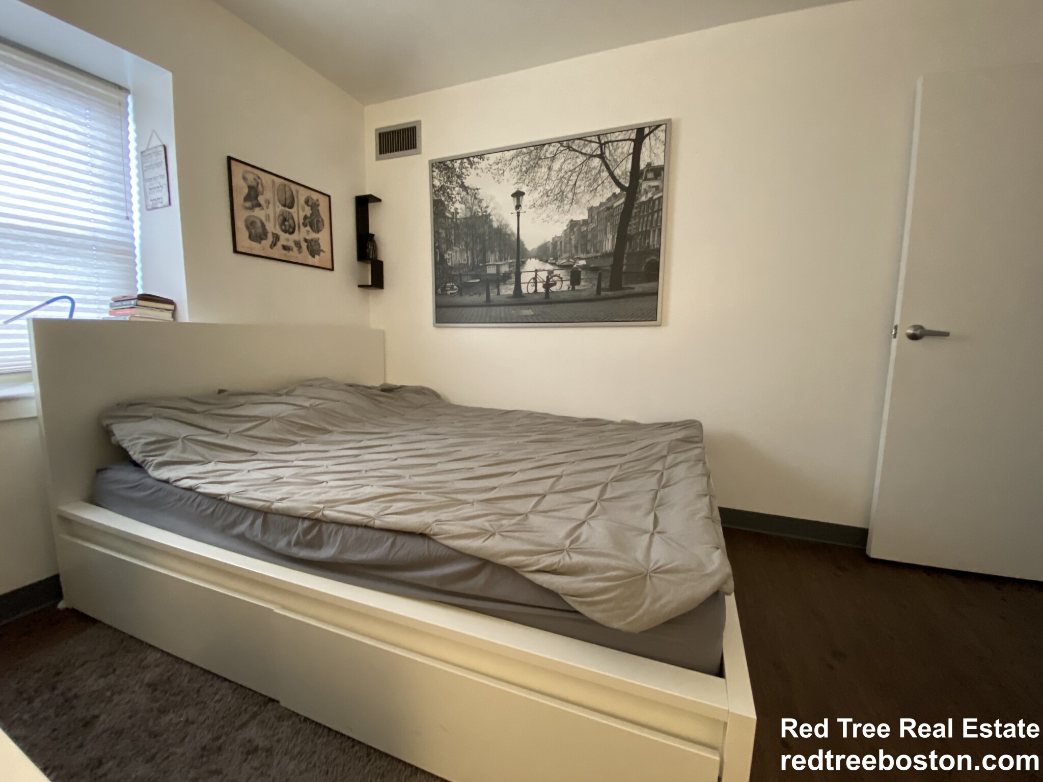 888 Washington St, Chinatown