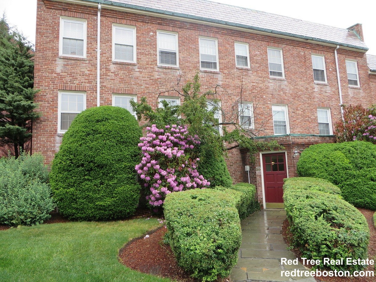 39 Commonwealth Ave, Brighton