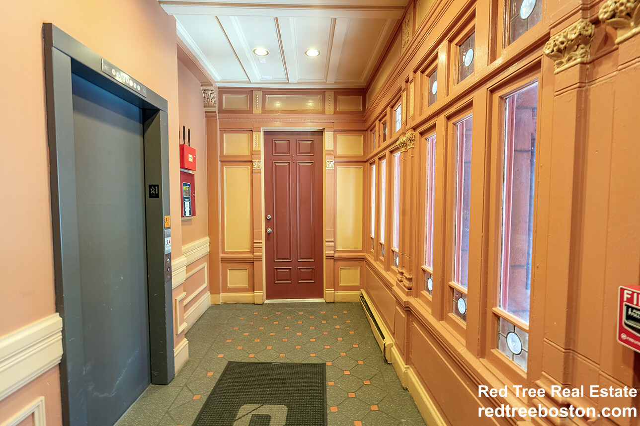 195 Commonwealth Ave, Back Bay