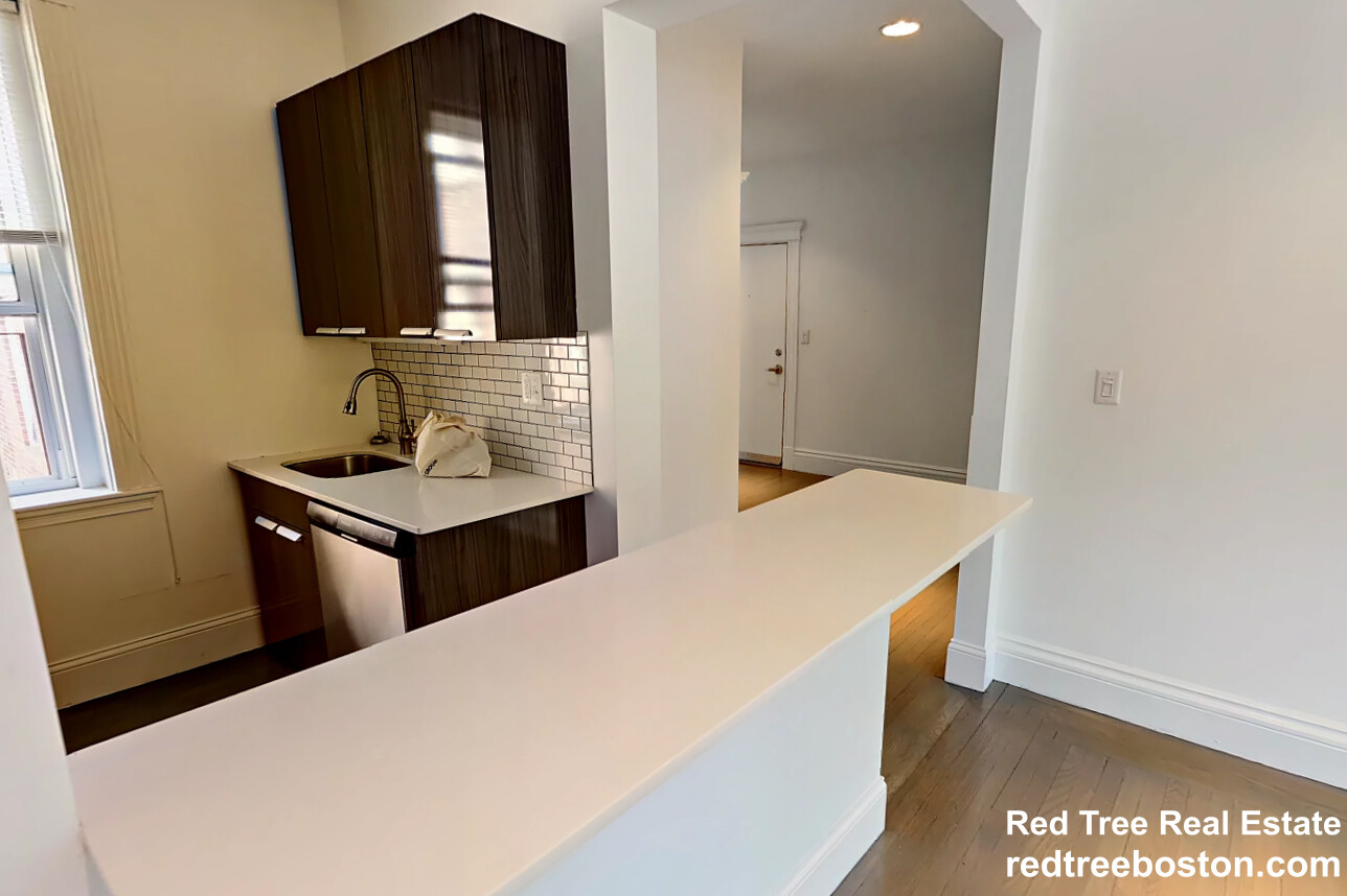 19 Queensberry St, Fenway