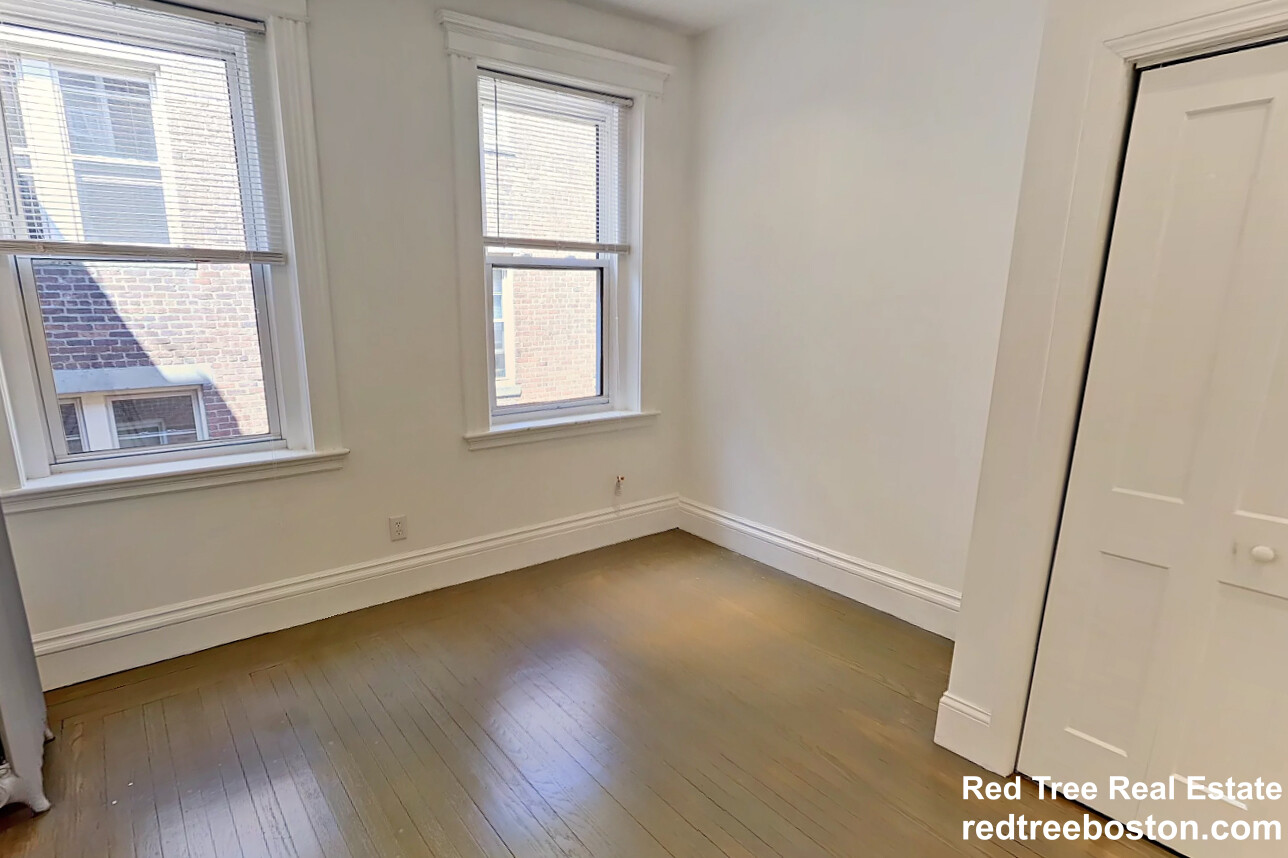 19 Queensberry St, Fenway