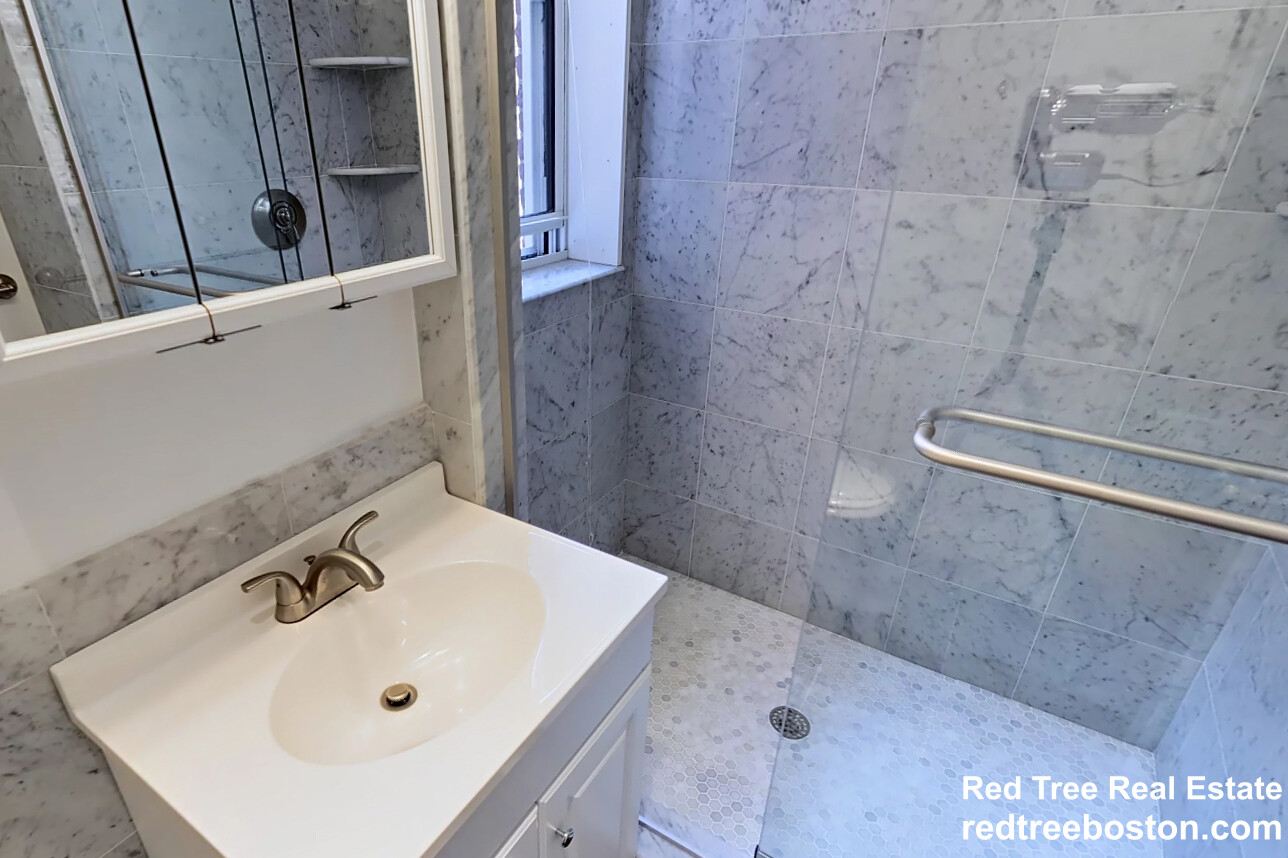 19 Queensberry St, Fenway