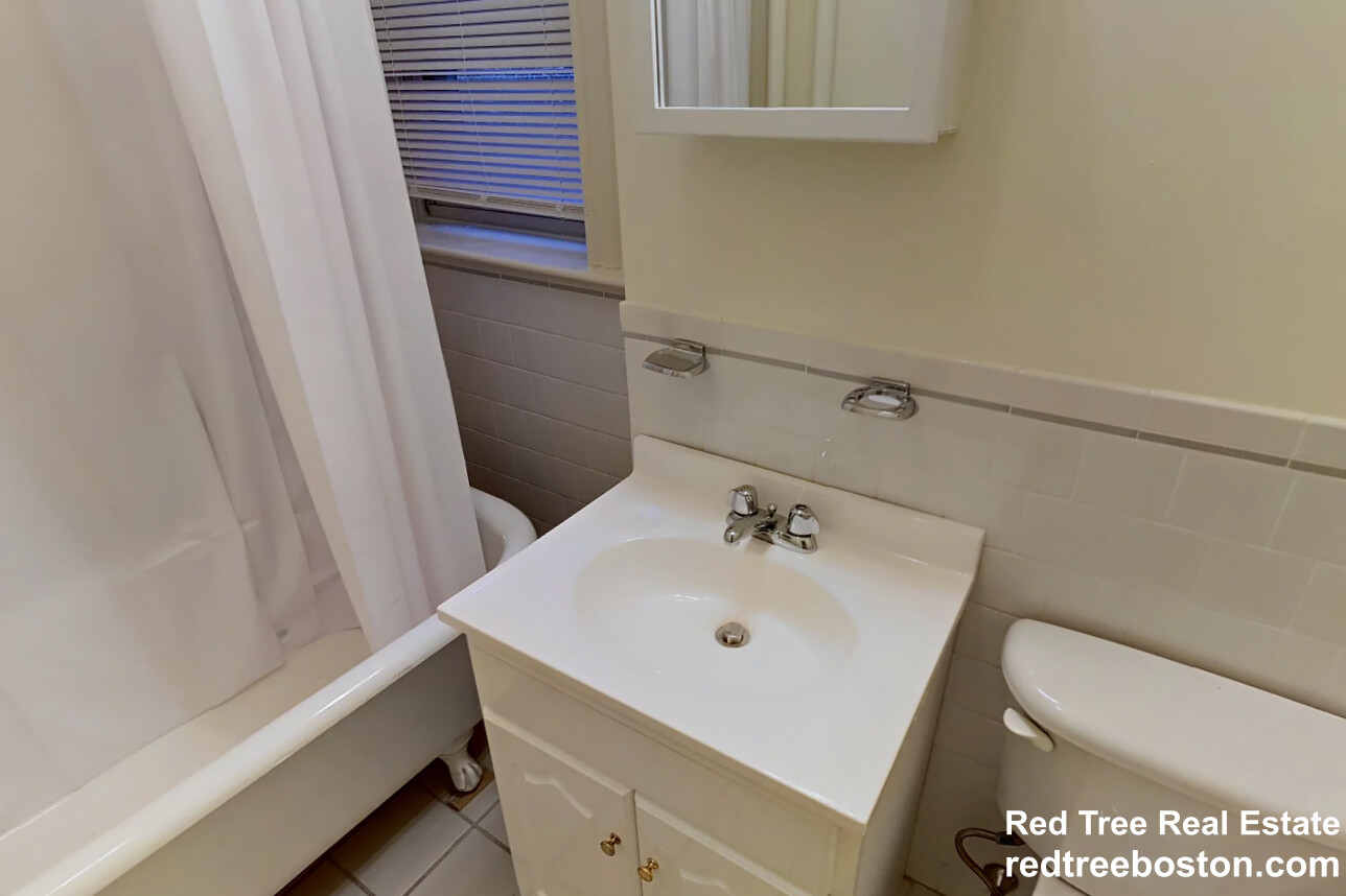 15 Queensberry St, Fenway