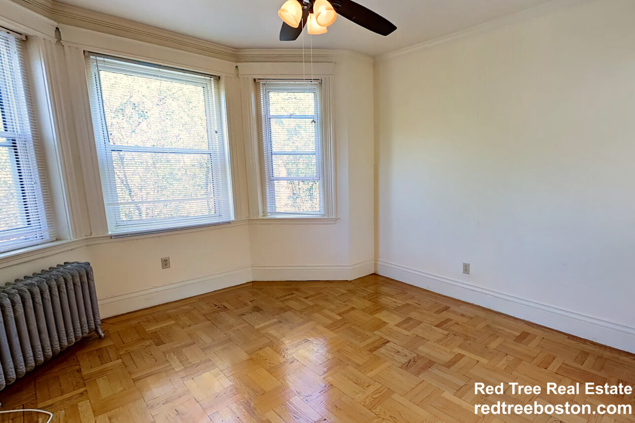 28 Queensberry St, Fenway