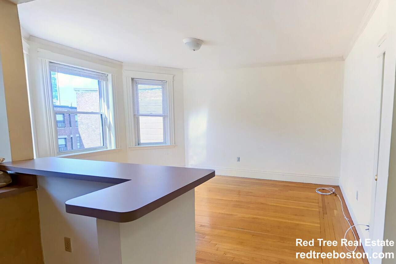 112 Jersey St, Fenway