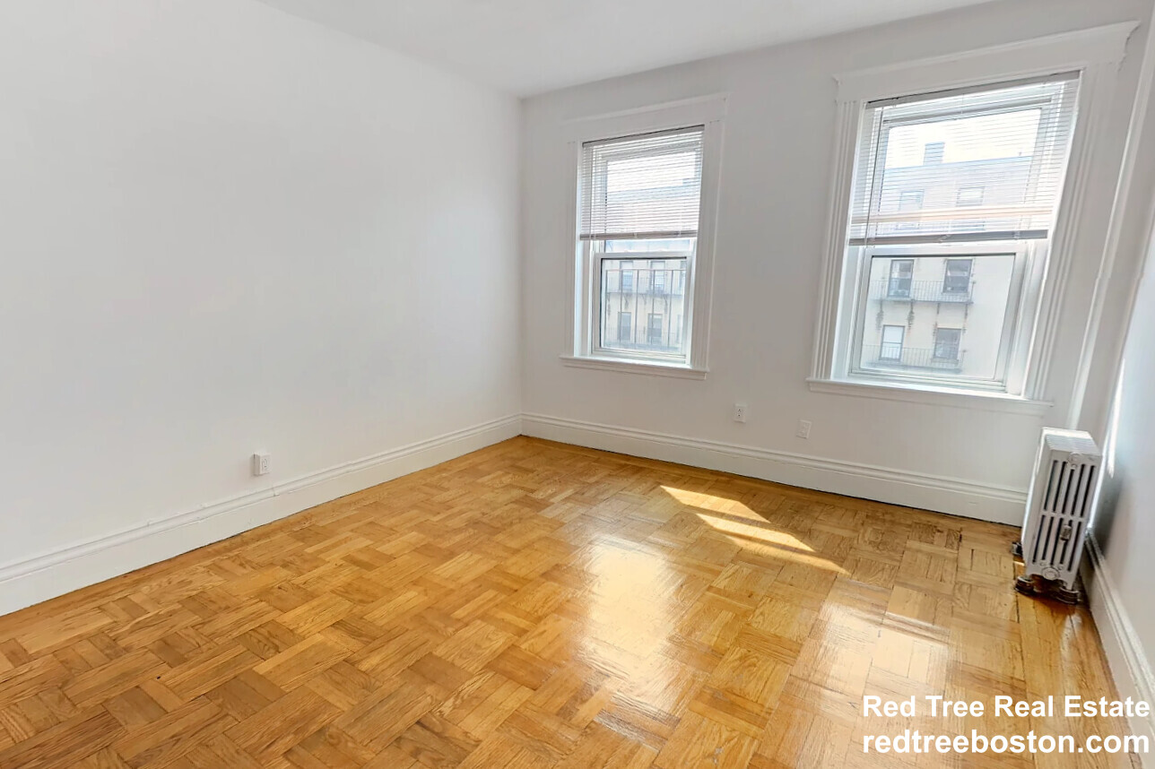 20 Queensberry St, Boston
