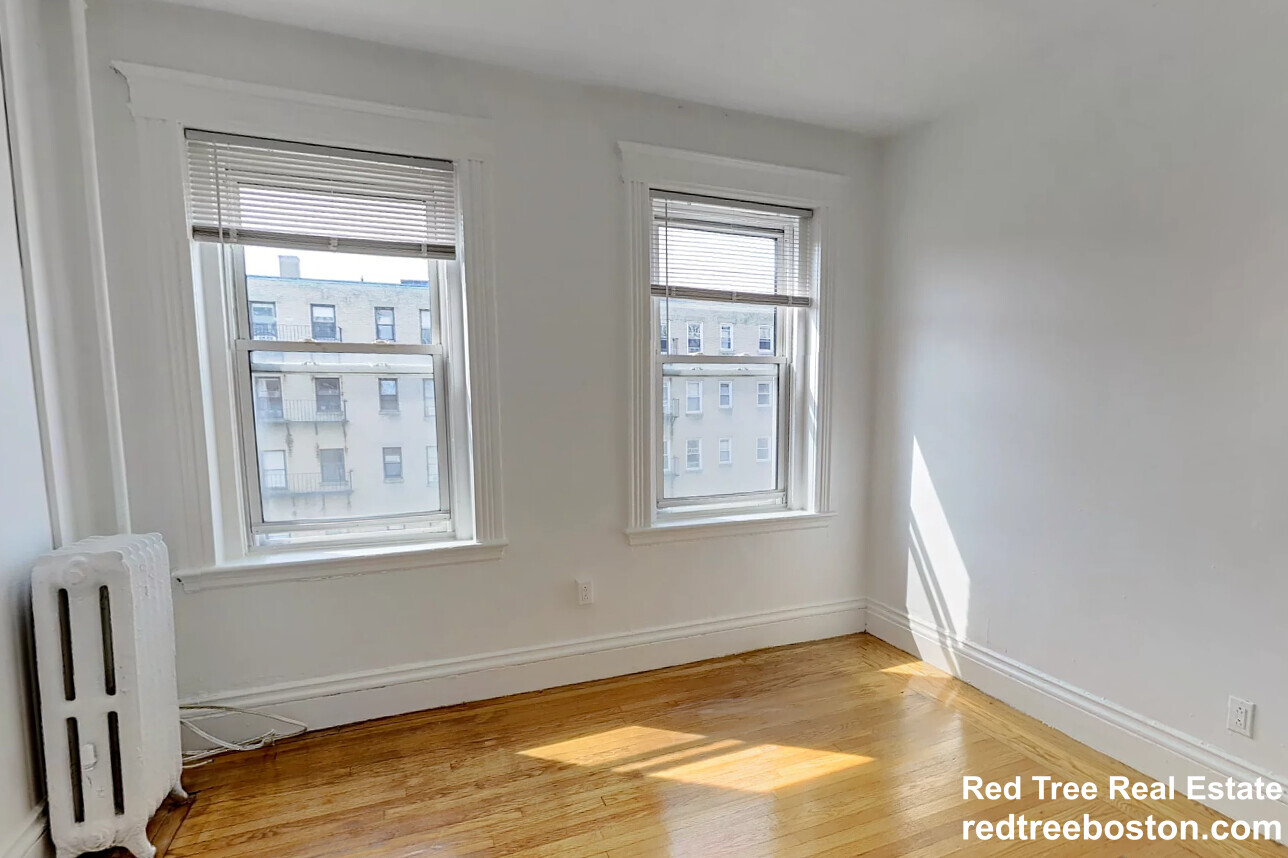 20 Queensberry St, Boston