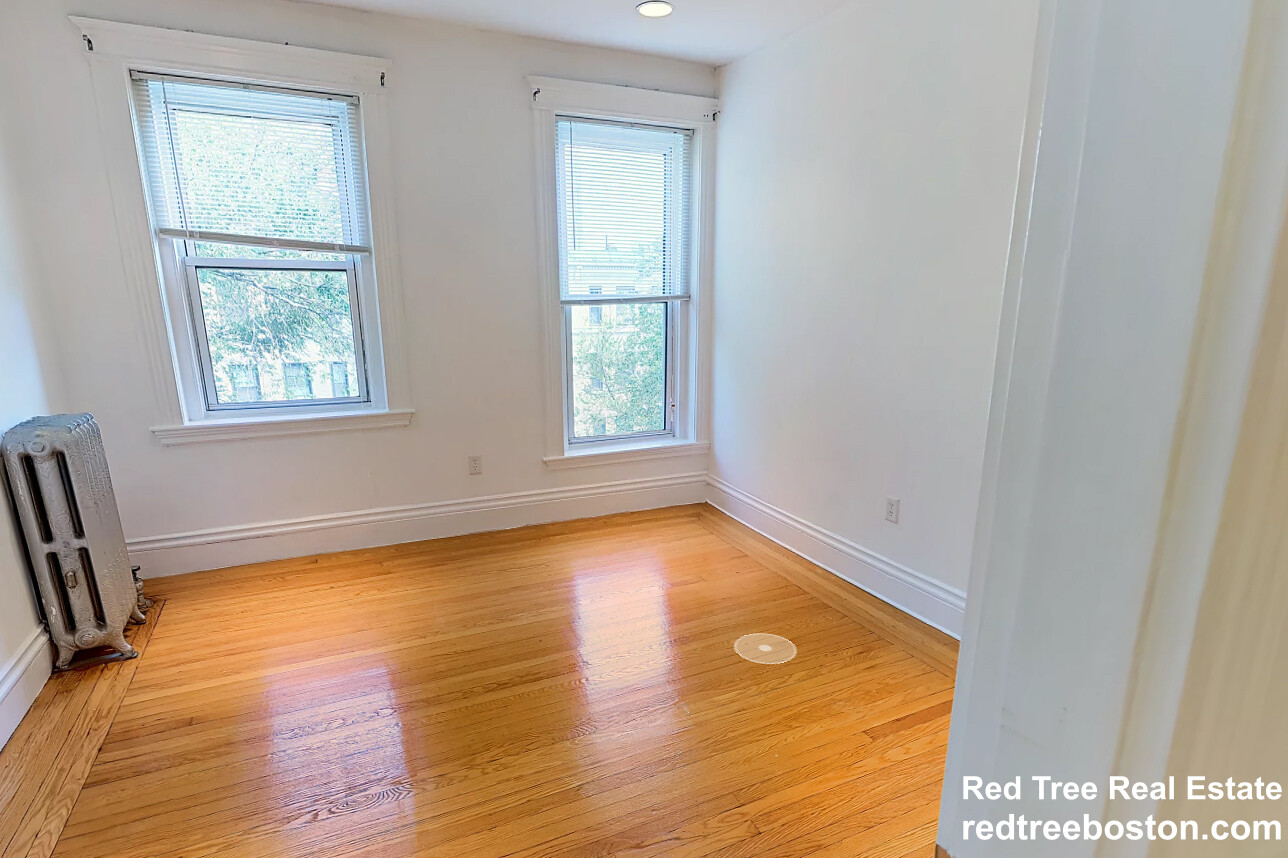 32 Queensberry St, Fenway