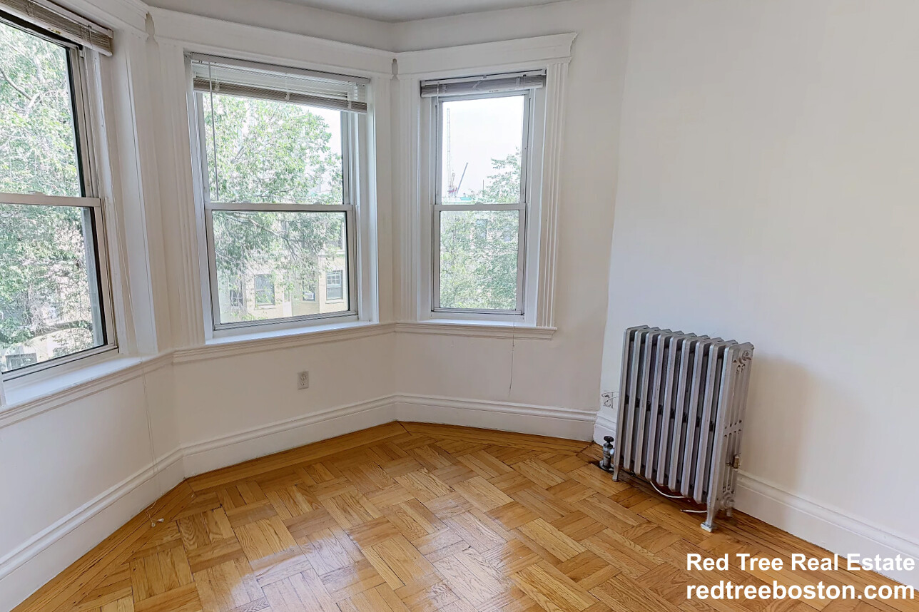 32 Queensberry St, Fenway