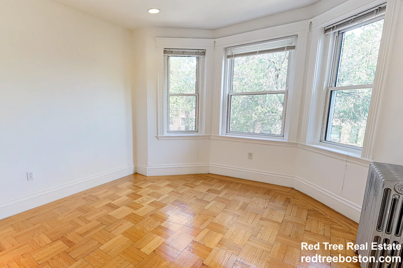 32 Queensberry St, Fenway