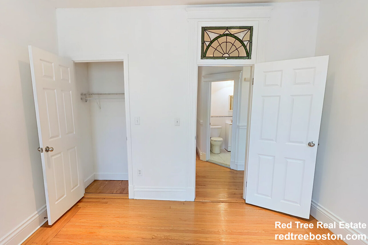 32 Queensberry St, Fenway