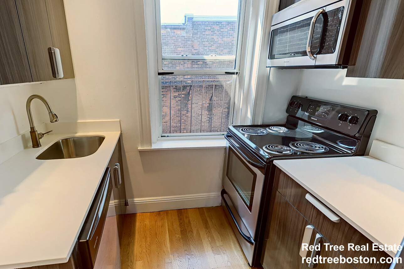 32 Queensberry St, Fenway