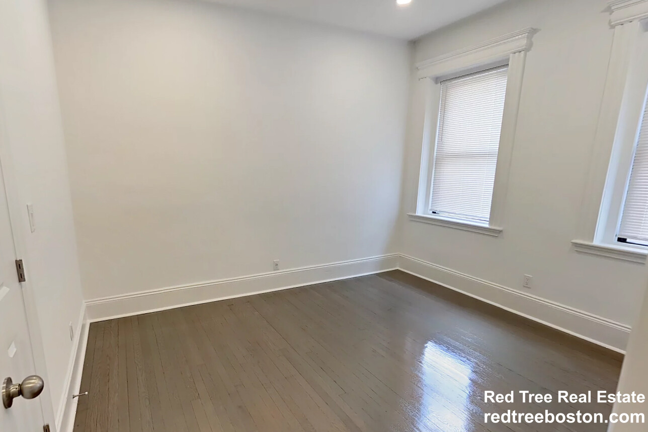 11 Queensberry St, Fenway