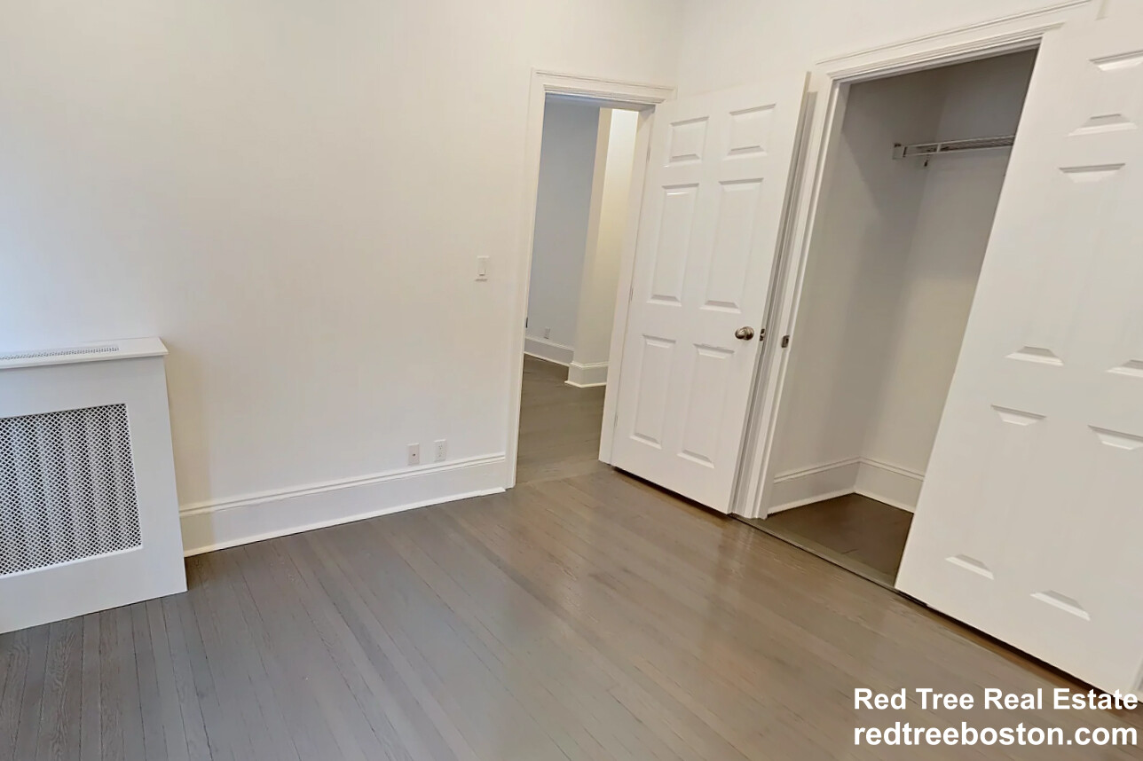 11 Queensberry St, Fenway