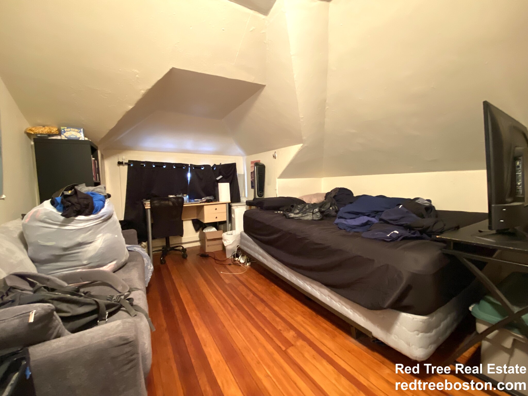 11 Kinross Rd, Brighton