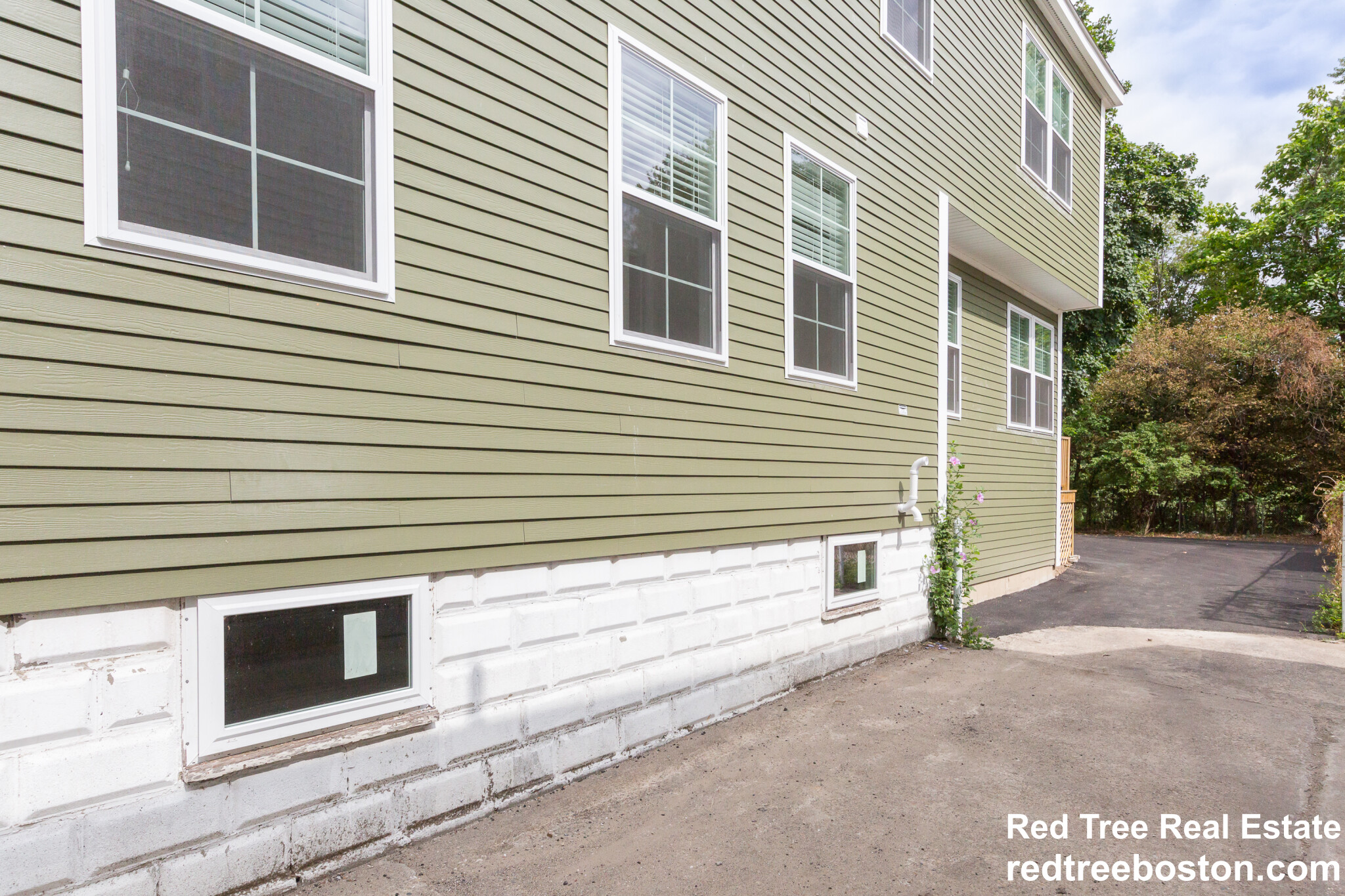 217 Arlington St, Medford