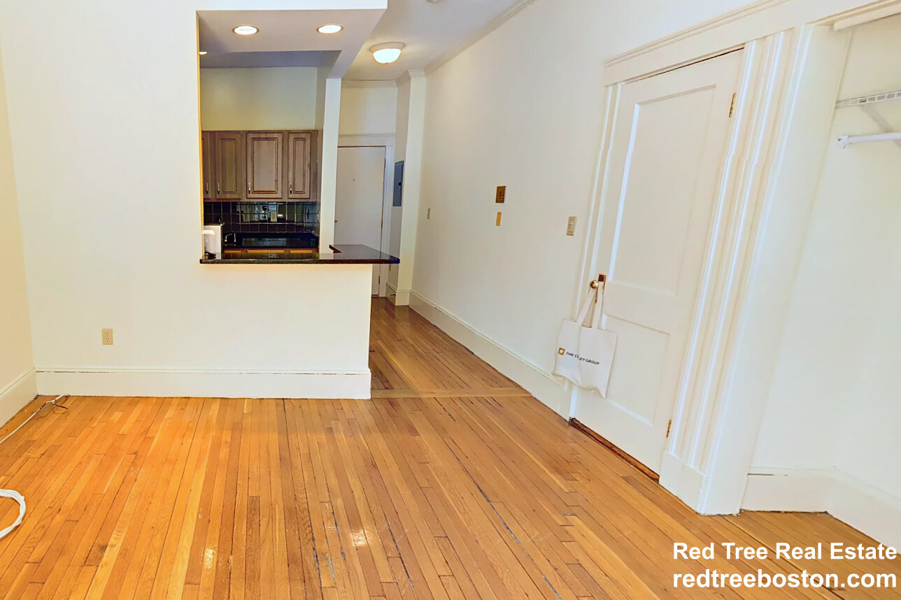 55 Queensberry St, Fenway