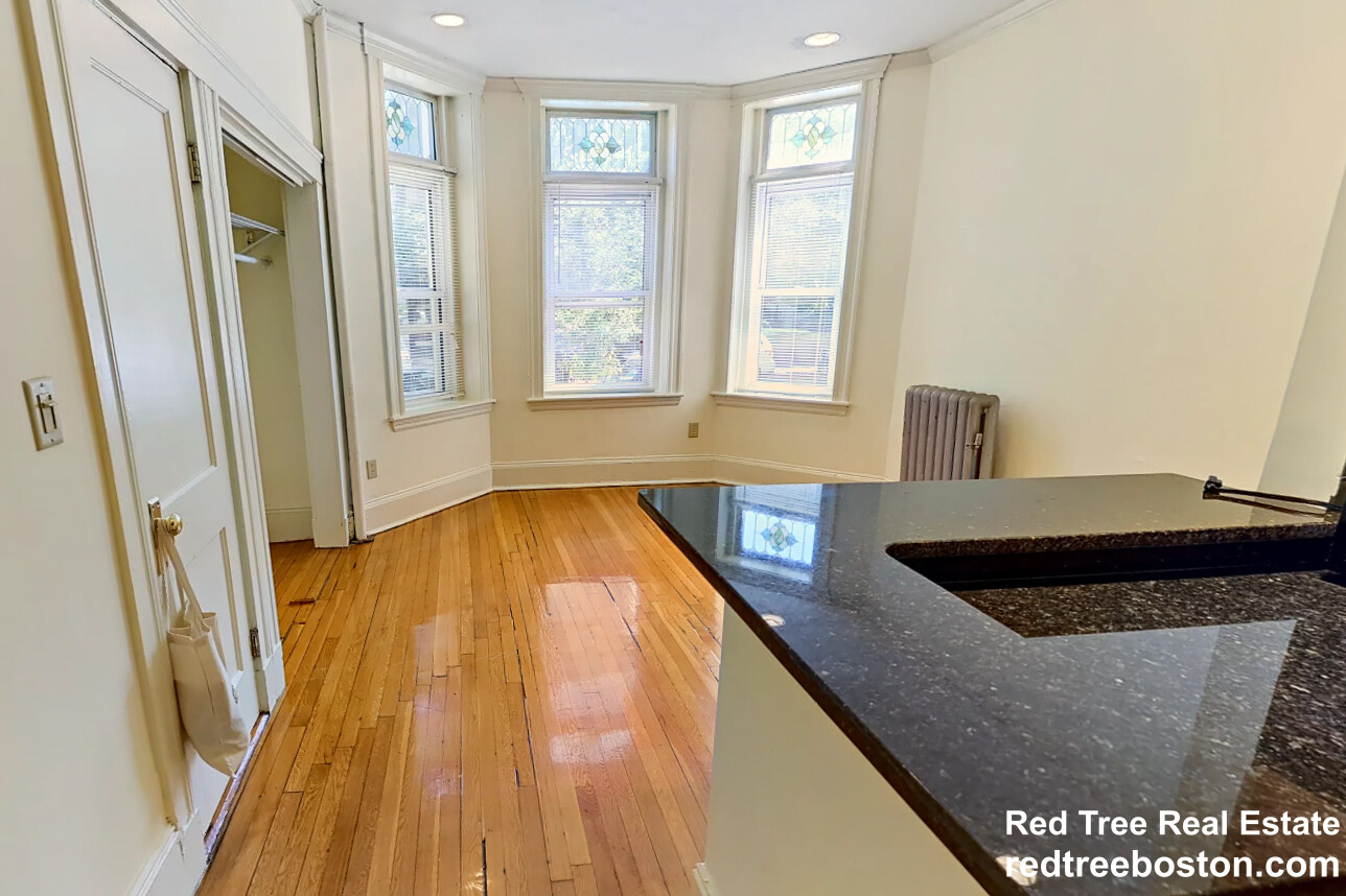 55 Queensberry St, Fenway