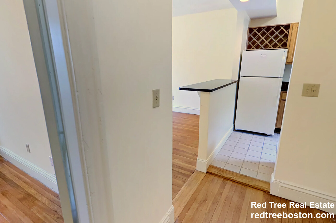 107 Queensberry St, Fenway