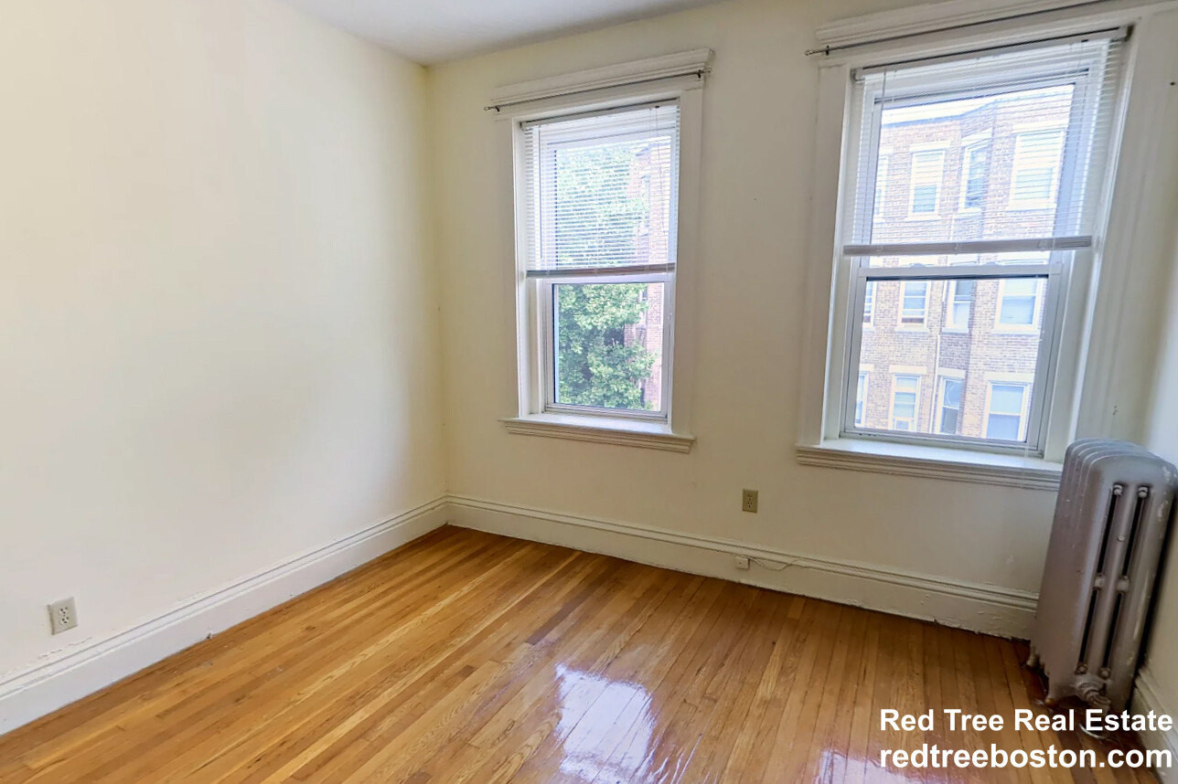 107 Queensberry St, Fenway