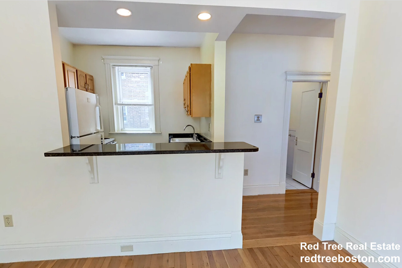 107 Queensberry St, Fenway