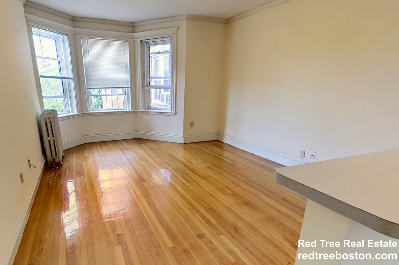 100 Queensberry St, Fenway