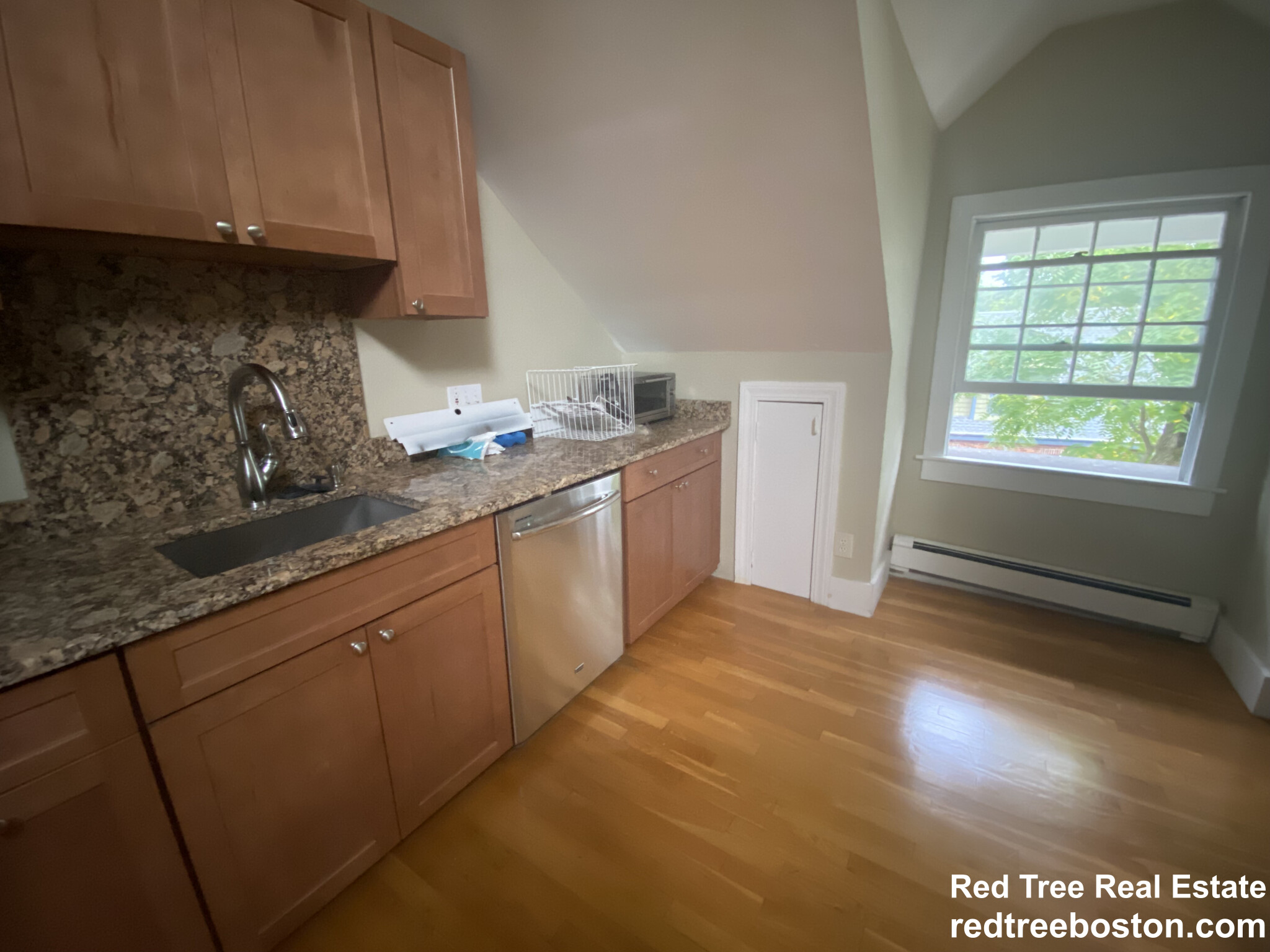 31 York Tr, Brookline