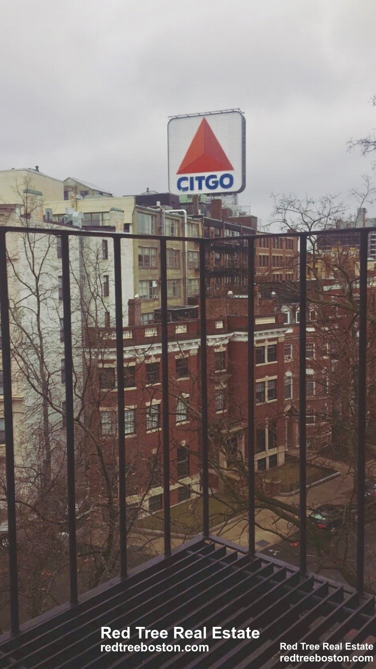 47 Bay State Rd, Fenway