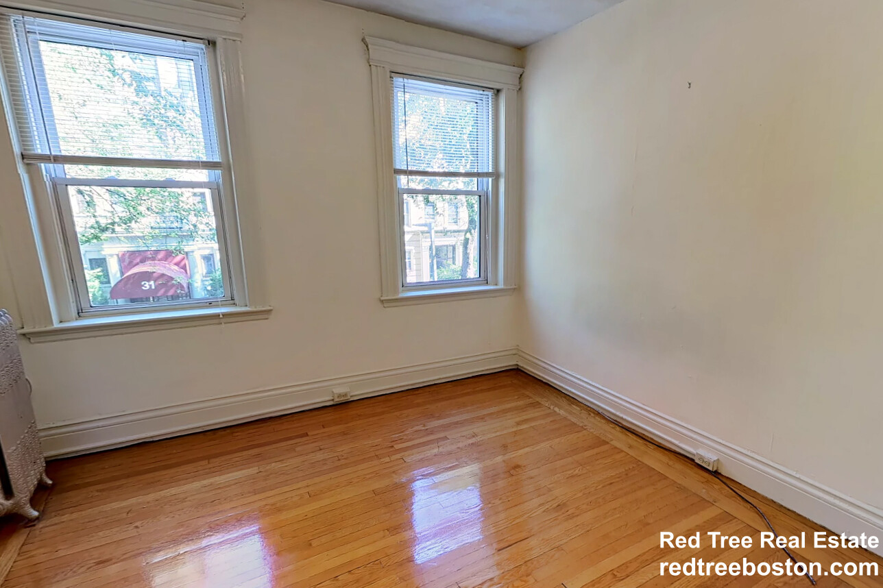 28 Queensberry St, Fenway