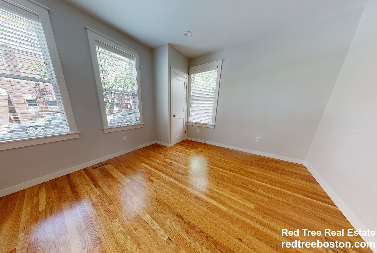 568 Green St, Cambridge