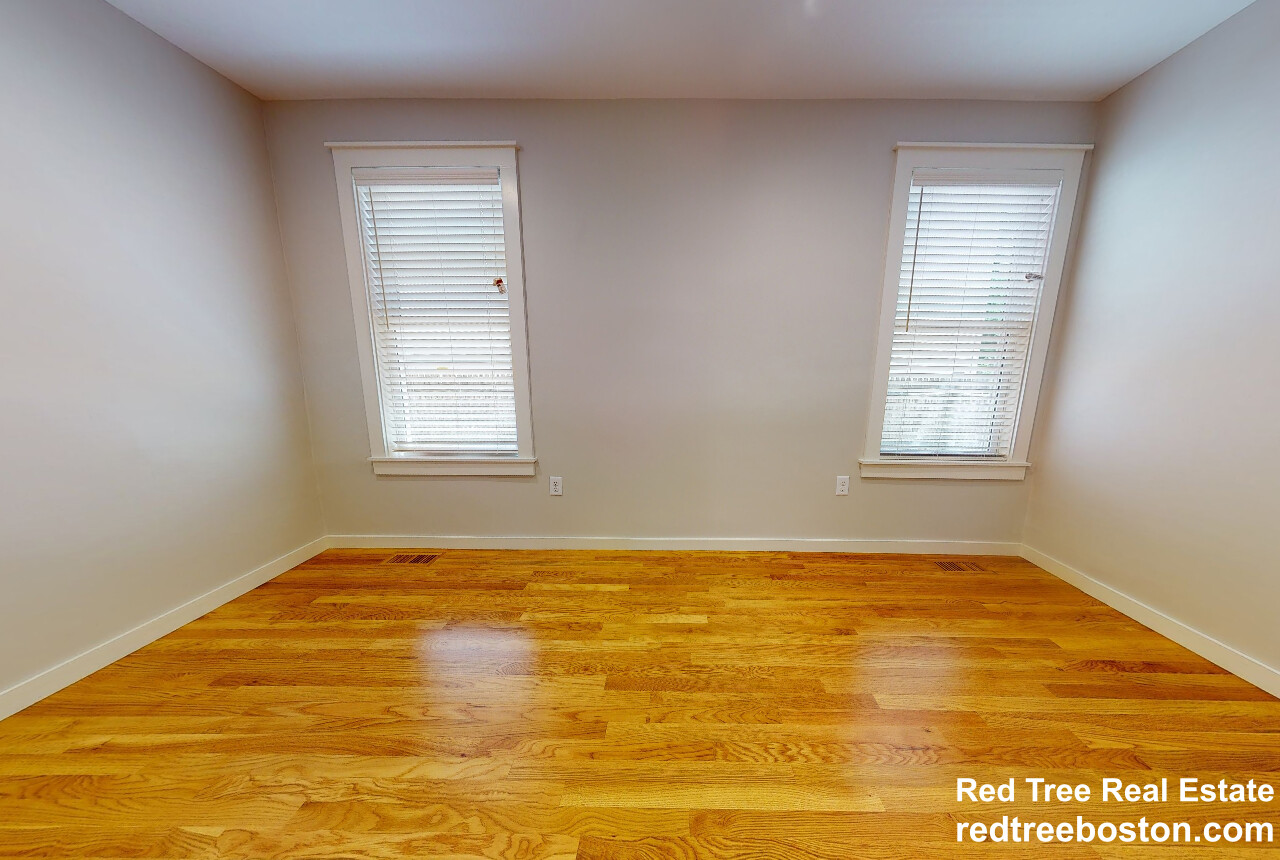 568 Green St, Cambridge