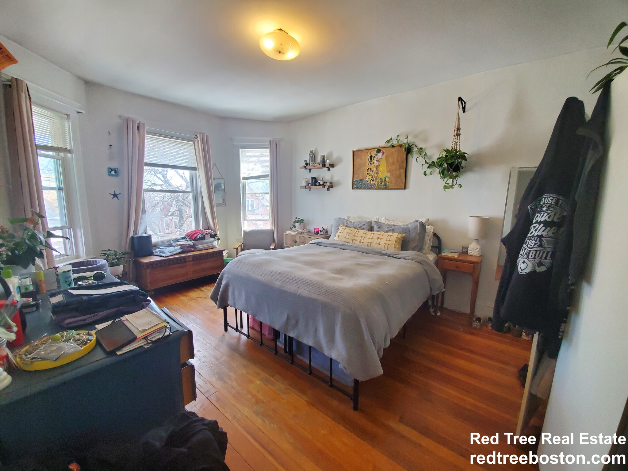 290 Summit Ave, Brighton