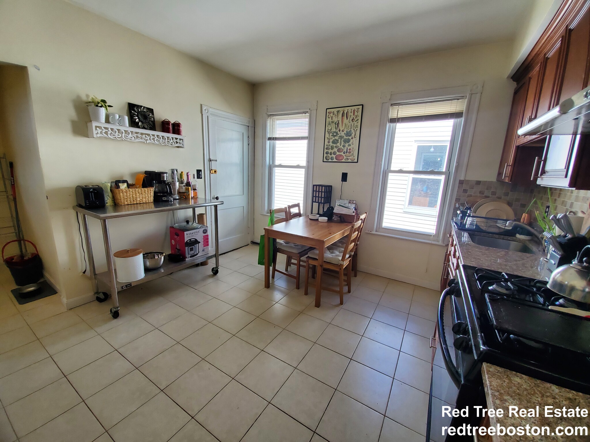 290 Summit Ave, Brighton