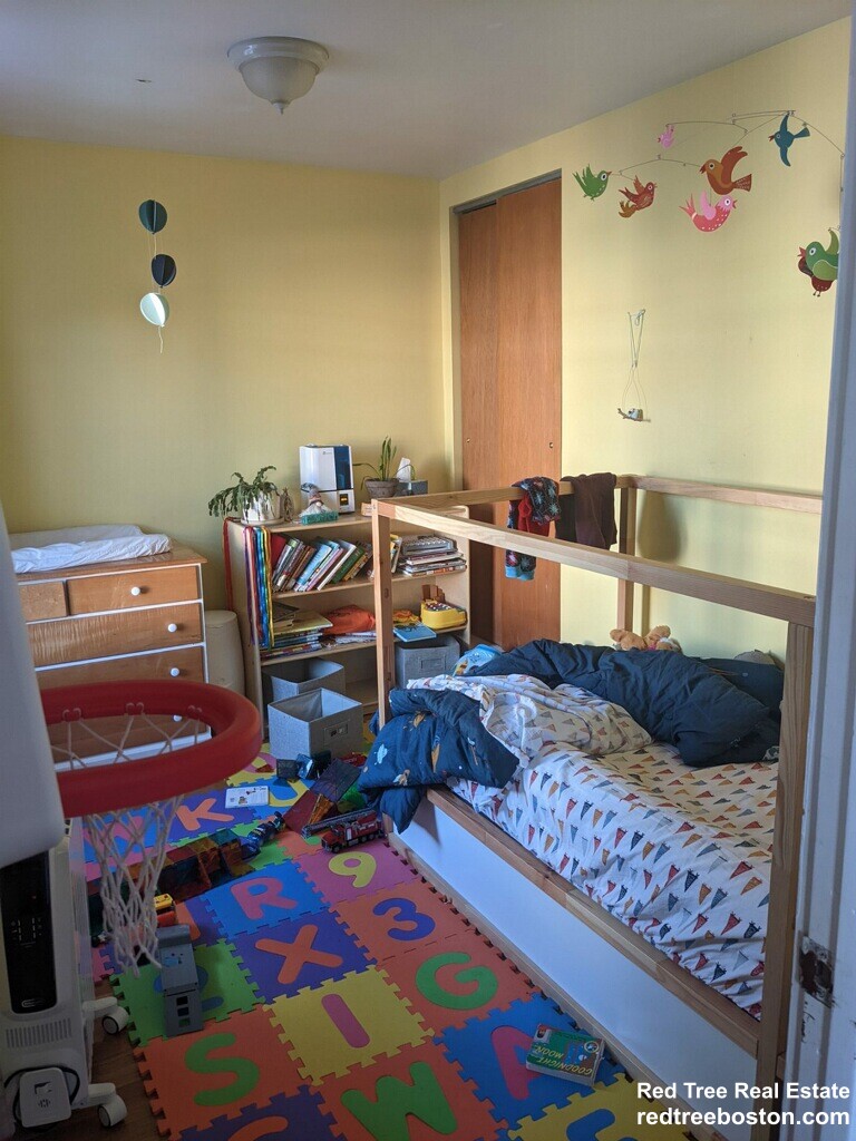 20 Ashley St, Jamaica Plain