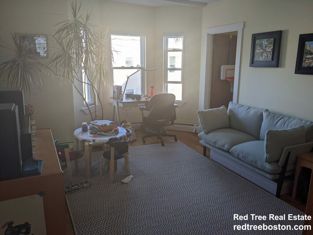 20 Ashley St, Jamaica Plain