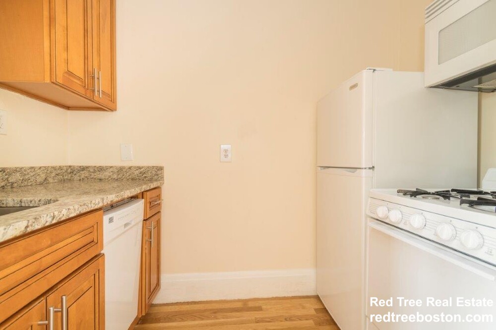 123 Highland Ave, Winter Hill