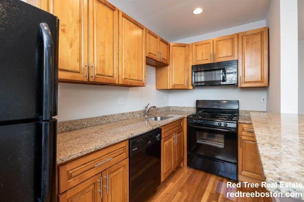 138 Highland Ave, Winter Hill