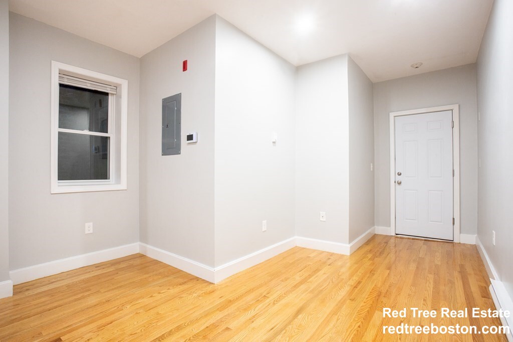 754 Huntington Ave, Mission Hill