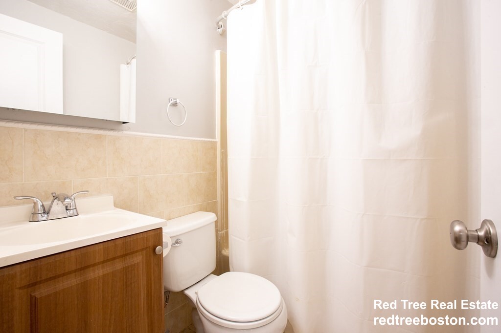 754 Huntington Ave, Mission Hill