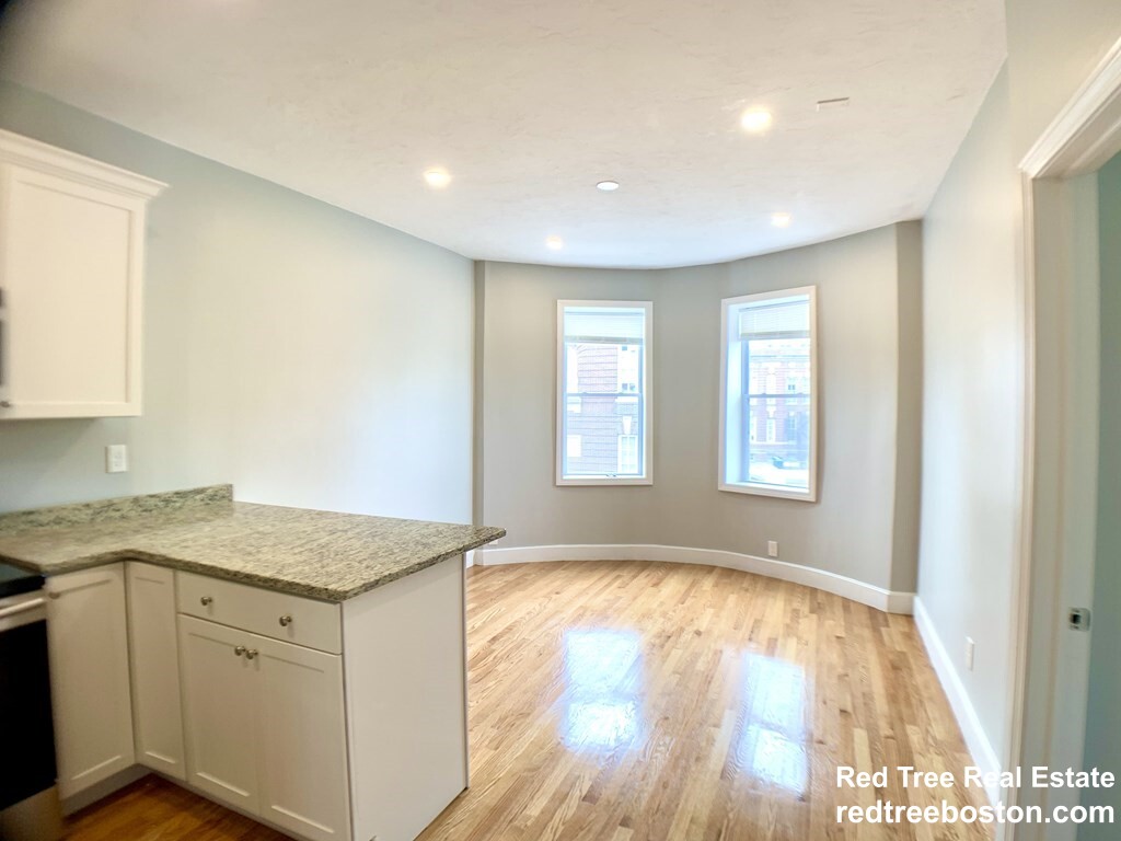 754 Huntington Ave, Mission Hill