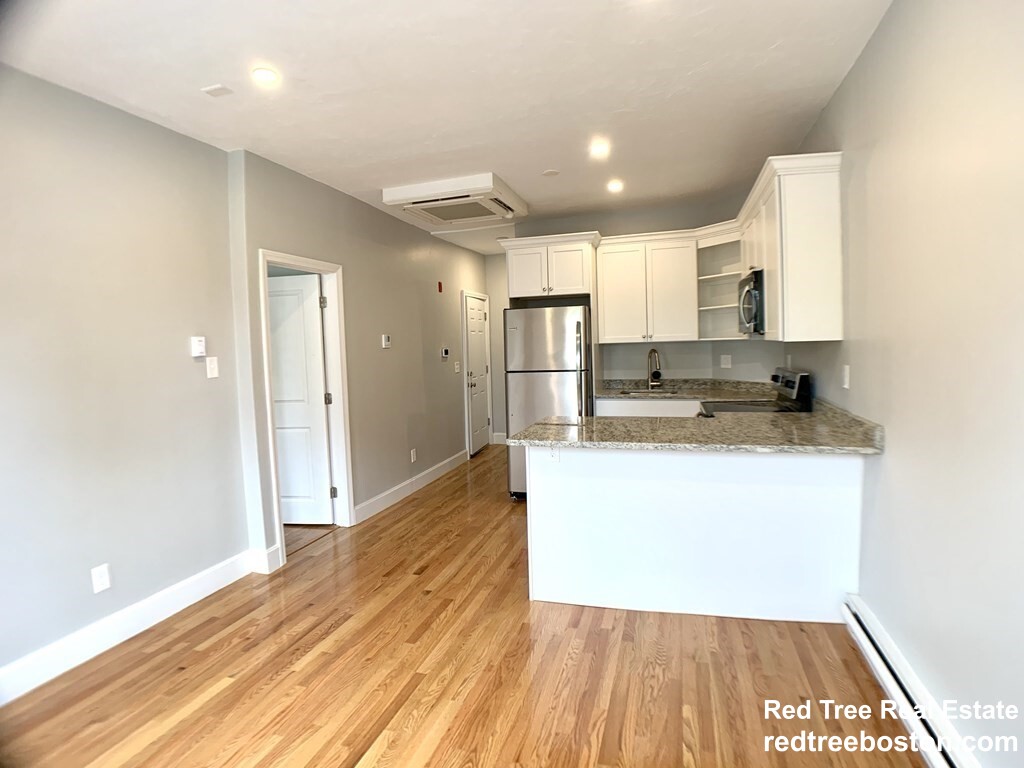 754 Huntington Ave, Mission Hill