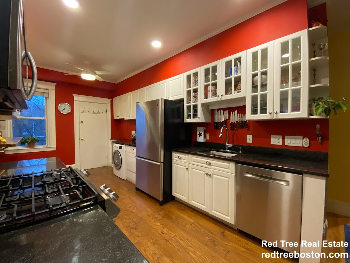 143 Longwood Ave, Longwood